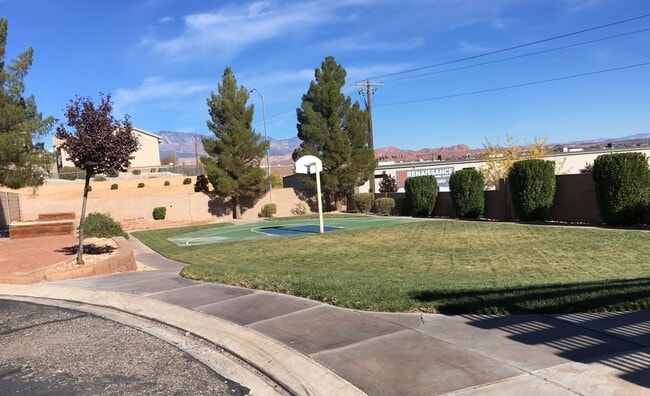 2930 450 in Saint George, UT - Building Photo - Building Photo