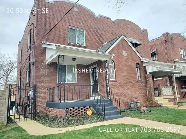30 53rd St SE in Washington, DC - Foto de edificio - Building Photo