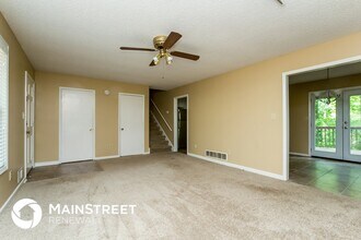 505 Wood Crest Ct in Woodstock, GA - Foto de edificio - Building Photo