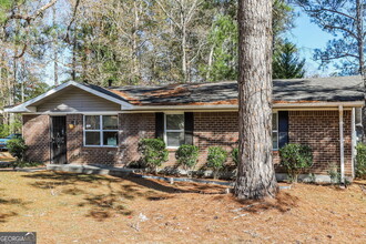 2410 Ozark Trail SW in Atlanta, GA - Building Photo - Building Photo