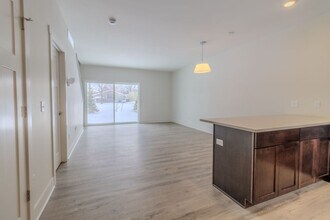 1502 Simsbury St in Traverse City, MI - Foto de edificio - Building Photo