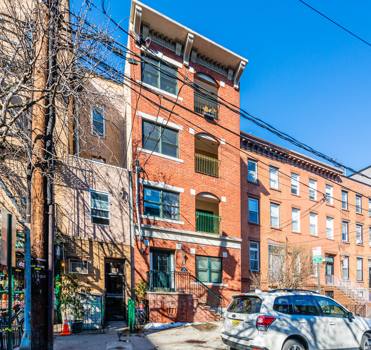 102 Park Ave in Hoboken, NJ - Foto de edificio