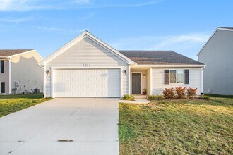 8131 Lausen Ln in Richland, MI - Building Photo - Building Photo