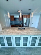 300 S Biscayne Blvd, Unit T1414 in Miami, FL - Building Photo - Building Photo