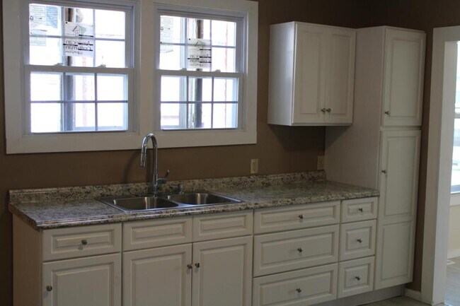 21 Phillips St in Amsterdam, NY - Building Photo - Building Photo