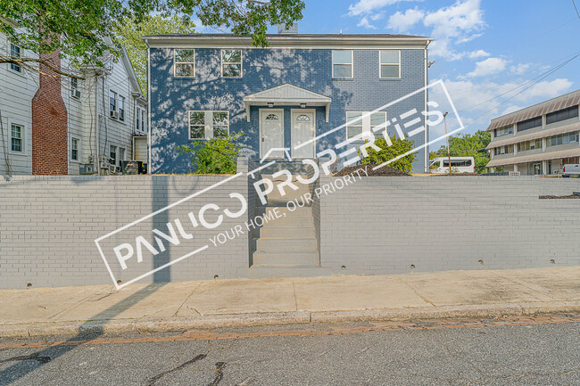 108 Adams St in Greensboro, NC - Building Photo - Building Photo