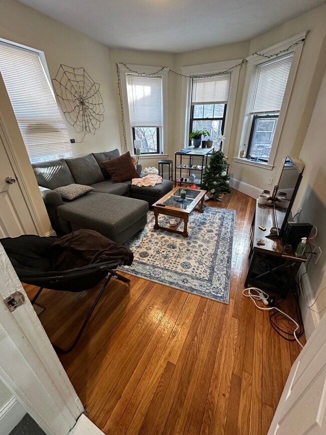 126 Warren St in Brighton, MA - Building Photo - Building Photo