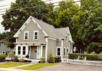 163 W Central St in Franklin, MA - Foto de edificio - Building Photo