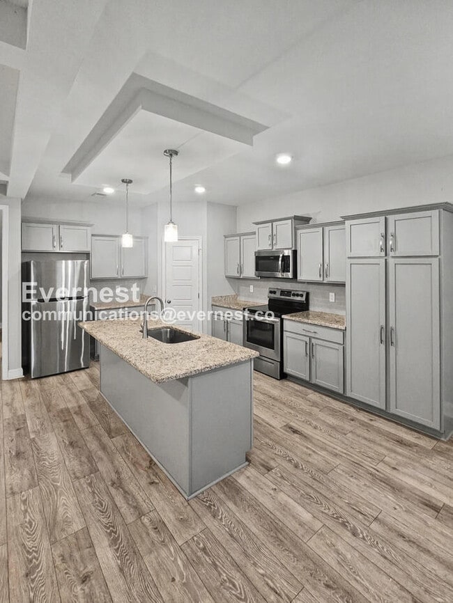 4043 Ft Sumter Dr in Clarksville, TN - Building Photo - Building Photo