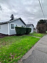 1218 Main St in Lyons, OR - Building Photo