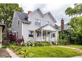 3035 Irving Ave S in Minneapolis, MN - Building Photo