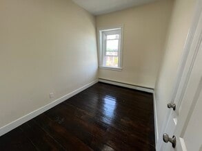 33 Valley St, Unit #3 in Providence, RI - Building Photo - Building Photo