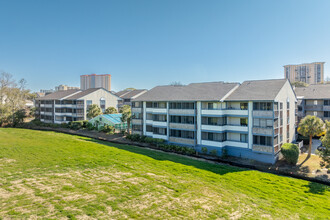 Summertree Village in Myrtle Beach, SC - Building Photo - Building Photo