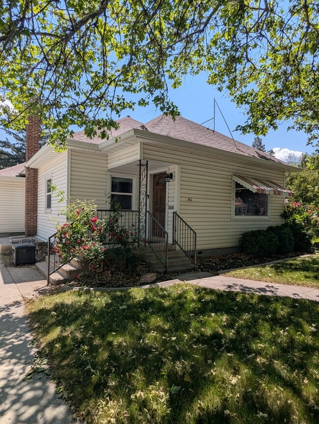 property at 142 N 400 E