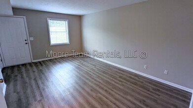 2188 Howard Gap Rd in Hendersonville, NC - Building Photo - Building Photo