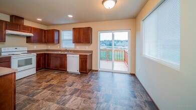 10323 67th Ave NE in Marysville, WA - Building Photo - Building Photo