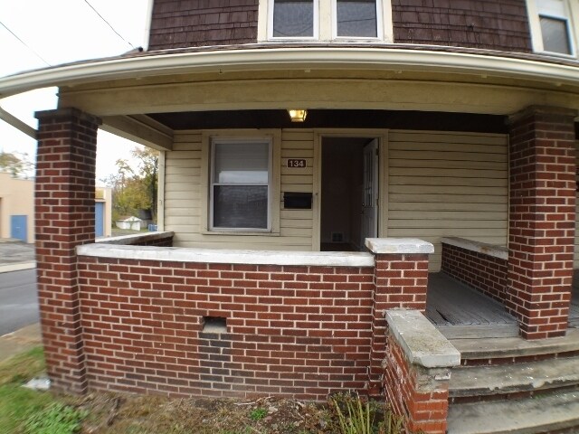 136-136 Cleveland St in Elyria, OH - Building Photo - Building Photo