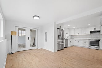14407 NE Fremont St in Portland, OR - Building Photo - Building Photo