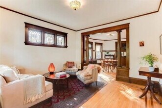 980 6th St E in St. Paul, MN - Foto de edificio - Building Photo