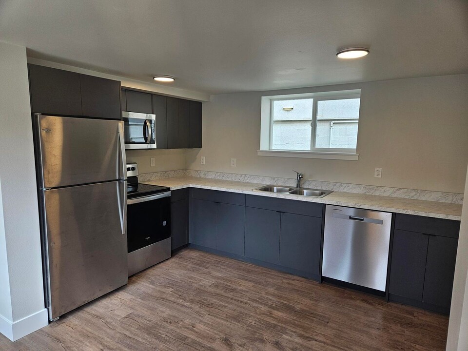 1706 I St in Bellingham, WA - Building Photo