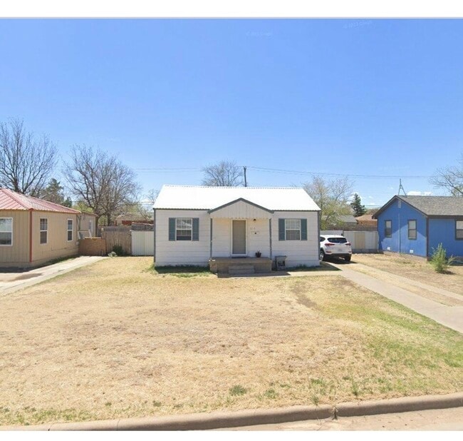 property at 815 NE 2nd St