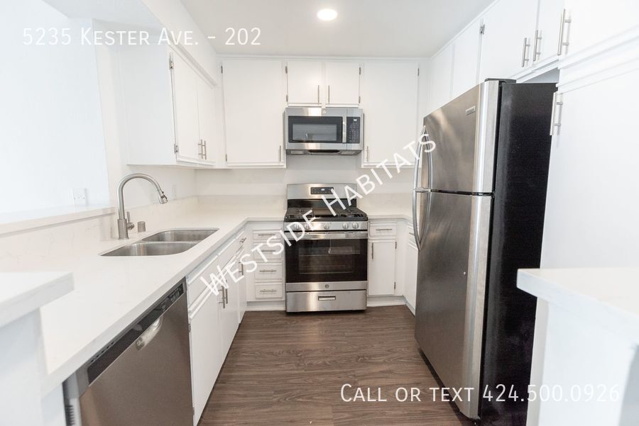5235 Kester Ave in Los Angeles, CA - Building Photo