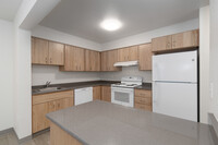 Amberwood Apartments in Hillsboro, OR - Building Photo - Interior Photo