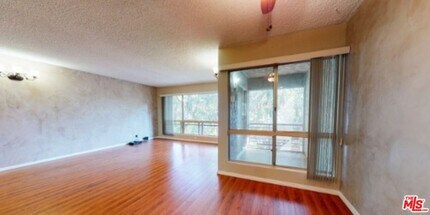 6225 Canterbury Dr in Culver City, CA - Building Photo - Building Photo