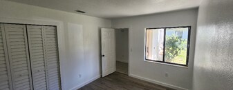 33 Pony Express Dr in Palm Coast, FL - Building Photo