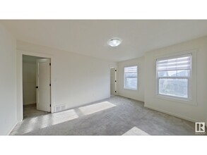 5715 Hawthorn Common SW in Edmonton, AB - Building Photo - Building Photo