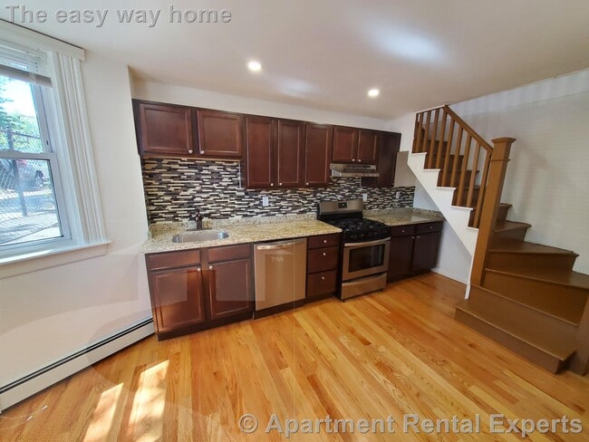 223 Broadway, Unit #5 in Cambridge, MA - Building Photo - Building Photo