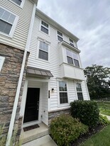 25 Jessop Ln in Hatboro, PA - Building Photo