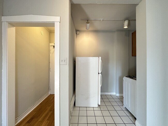 516 W Melrose in Chicago, IL - Building Photo - Building Photo