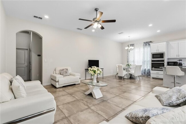 19 Escondido Pass in McAllen, TX - Building Photo - Building Photo