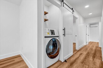 18652 Libra Cir in Huntington Beach, CA - Building Photo - Building Photo