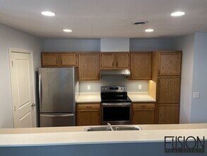 93 Park St in Essex Junction, VT - Building Photo - Building Photo