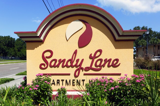 Sandy Lane in Largo, FL - Building Photo - Building Photo