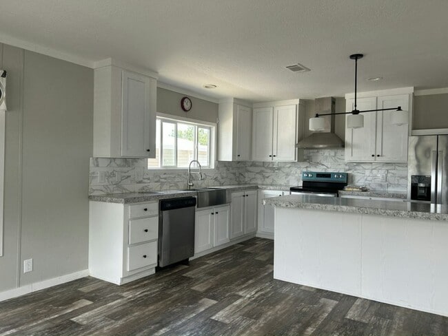 456 Cecilia Dr in Port Orange, FL - Building Photo - Building Photo