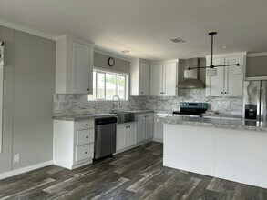 456 Cecilia Dr in Port Orange, FL - Building Photo - Building Photo