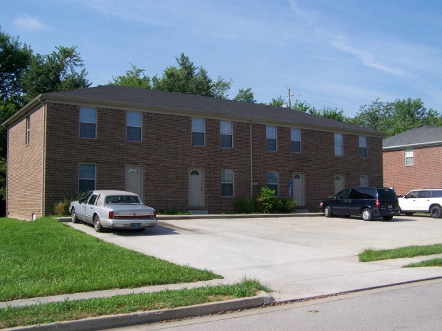 1010 Brooklyn Blvd in Berea, KY - Building Photo