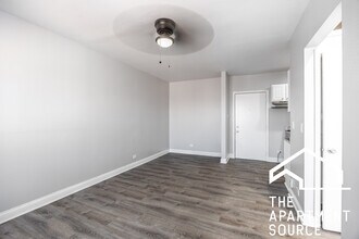 4031 N Kenmore Ave, Unit 412 in Chicago, IL - Foto de edificio - Building Photo