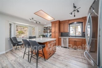 3138 Shetler Dr in West Kelowna, BC - Building Photo - Building Photo