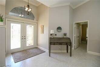 333 Wentworth Ct in Naples, FL - Foto de edificio - Building Photo