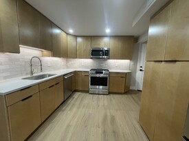 145 Sutherland Rd, Unit B Apartamentos