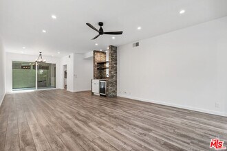 9000 Cynthia St in West Hollywood, CA - Building Photo - Building Photo