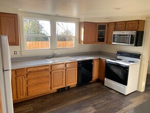 2830 SE Glenn St in Corvallis, OR - Building Photo - Building Photo