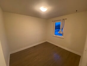 16 Peking Rd in Toronto, ON - Building Photo - Building Photo