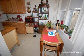 1163 Boylston St, Unit 10 in Boston, MA - Foto de edificio - Building Photo