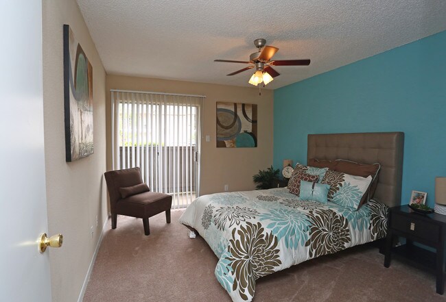 Houston Hills photo'