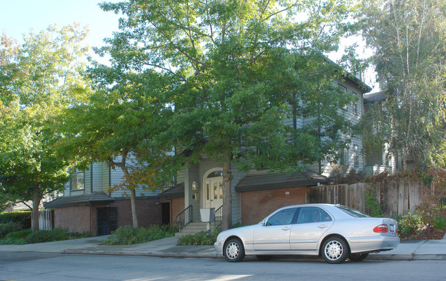 478 S Murphy Ave in Sunnyvale, CA - Foto de edificio - Building Photo